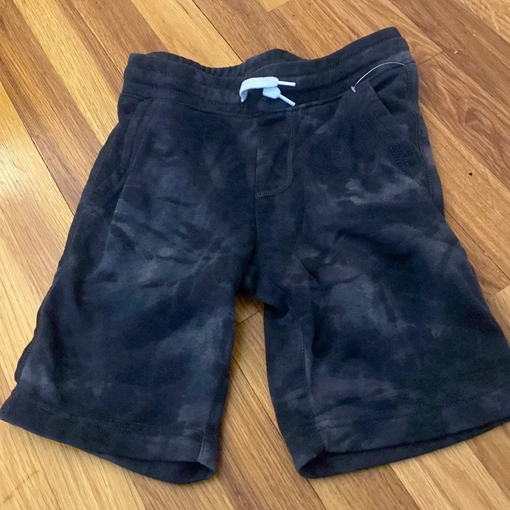 Old Navy Boys Gray Cotton Shorts Size M